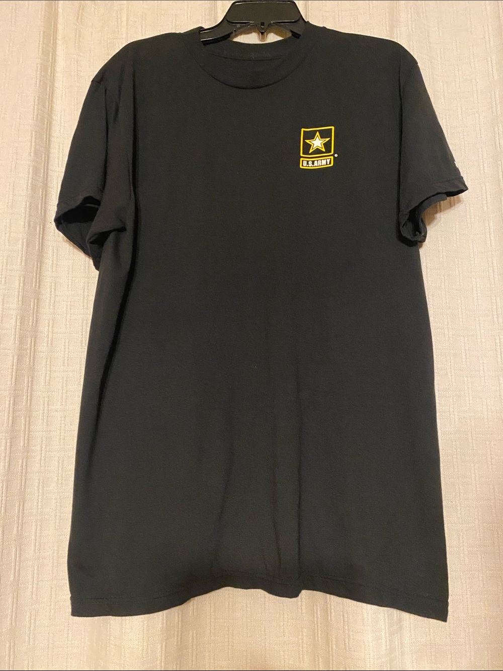 U.S. Army Black Short Sleeve Tee with Yellow Chest Patch Men’s Size Medium